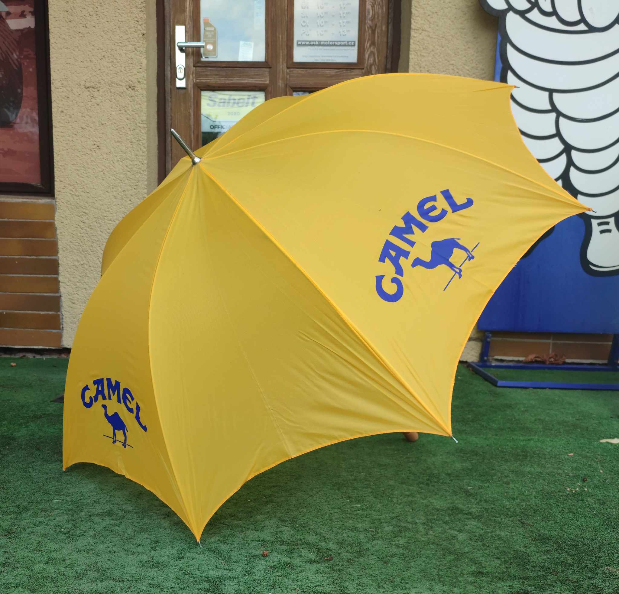 Deštník CAMEL